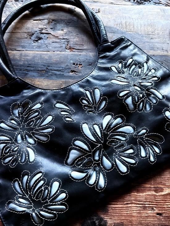 Women NWOT Black leather and silk big bag purse